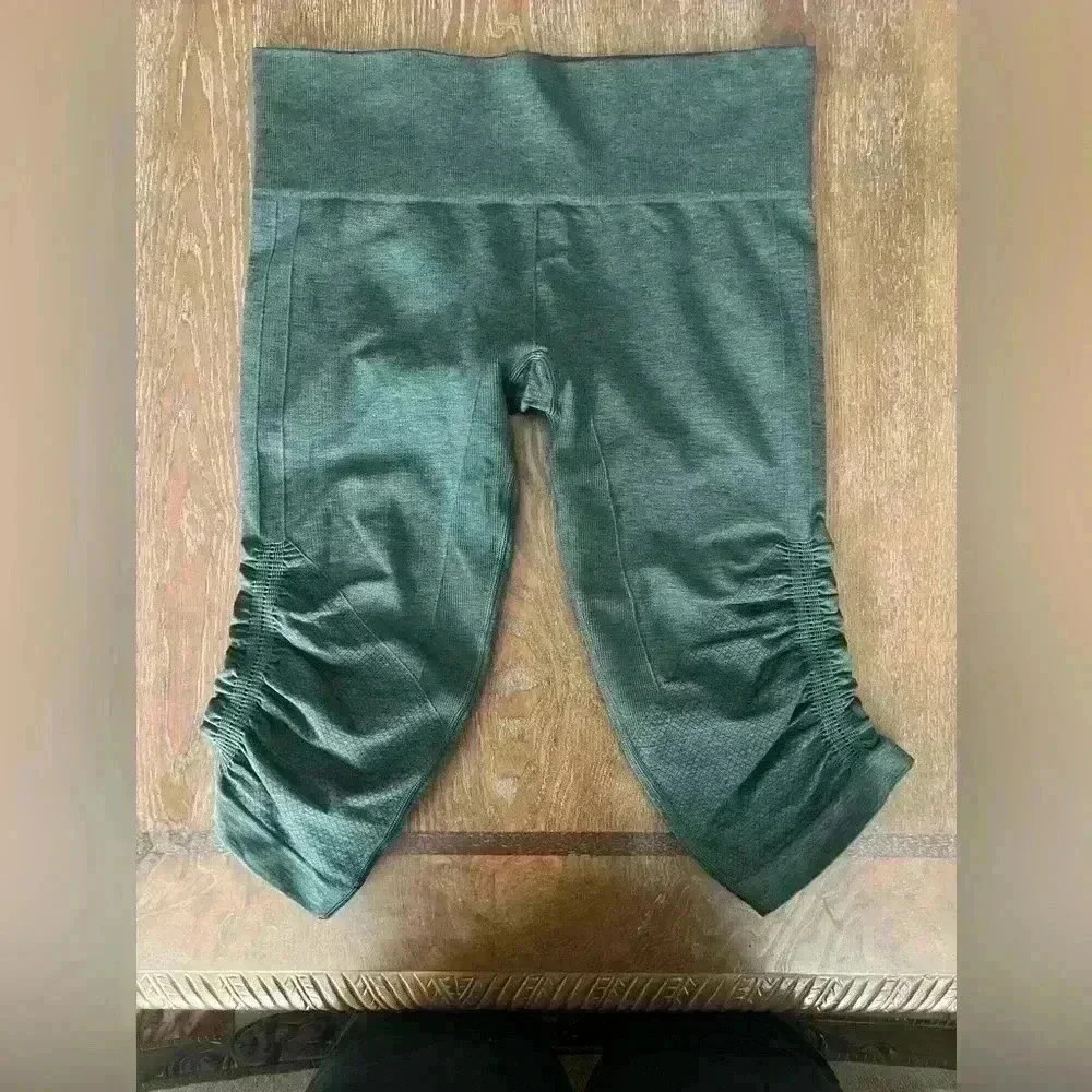 Lululemon In The Flow Cropped Leggings Green Womens Size 10 - Picture 1 of 6